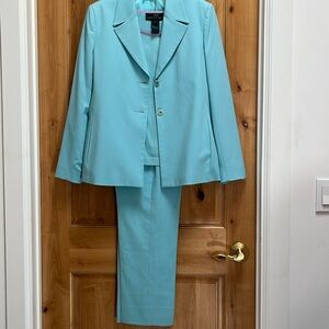 HW Hawksley & Wight 3 piece pantsuit